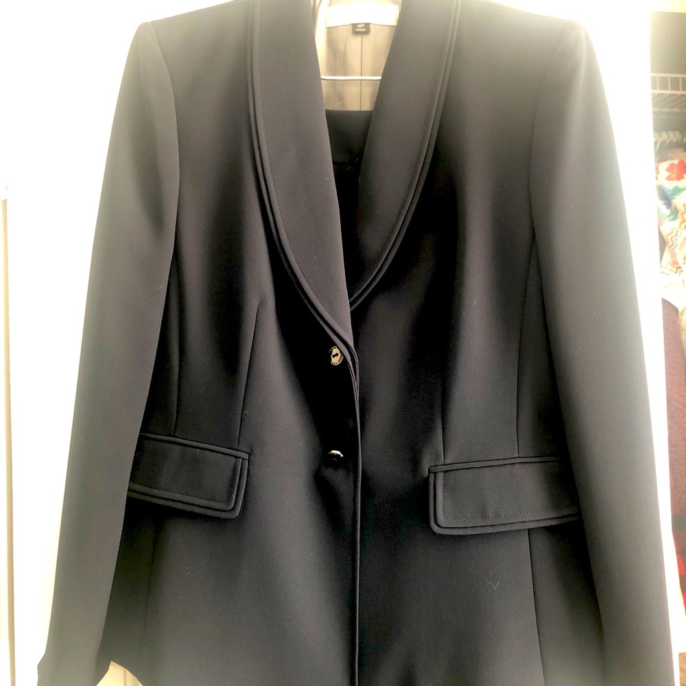 Tahari Arthur Levine pantsuit